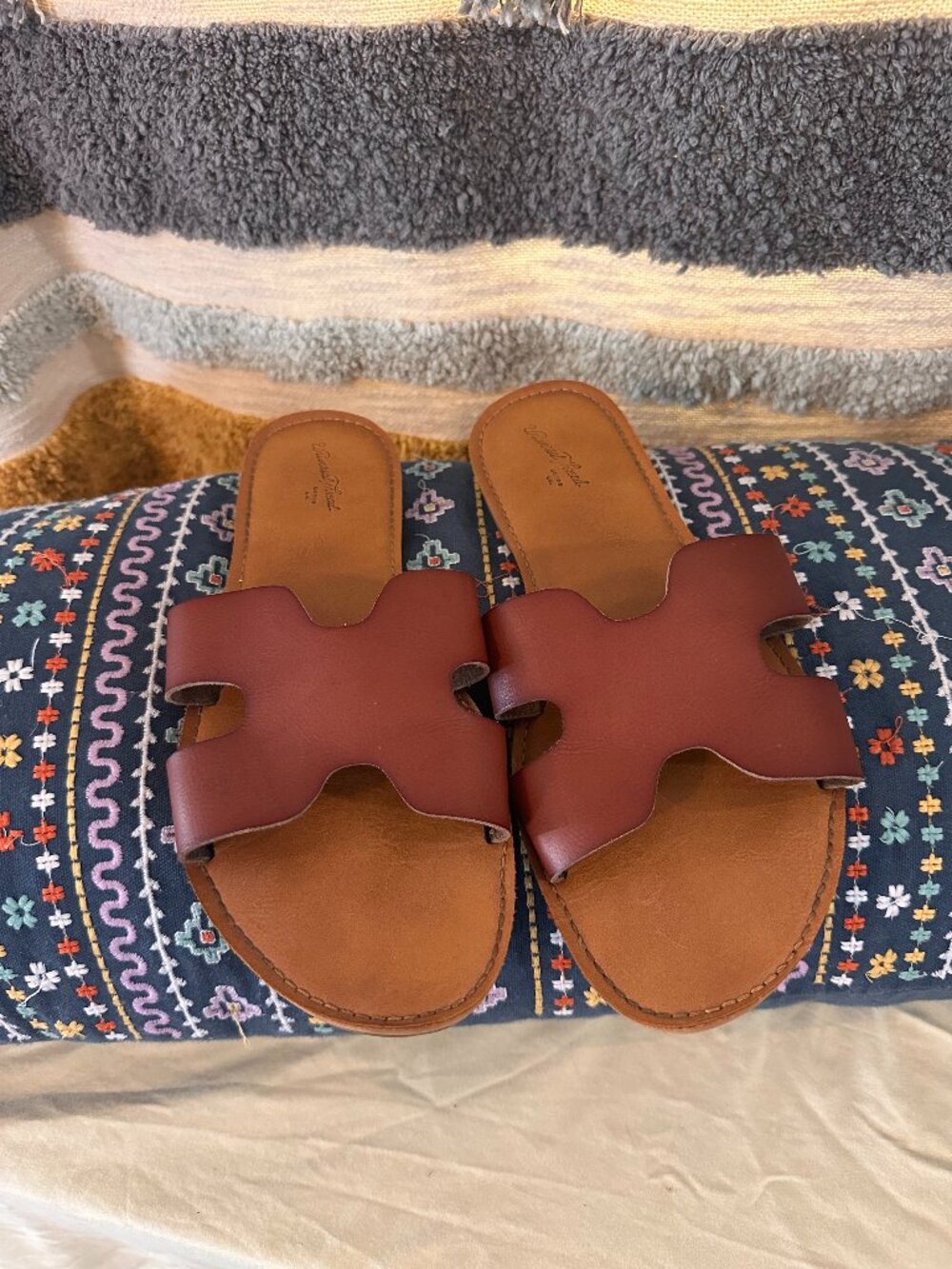 Universal Thread Brown Sandals - Size 8.5W